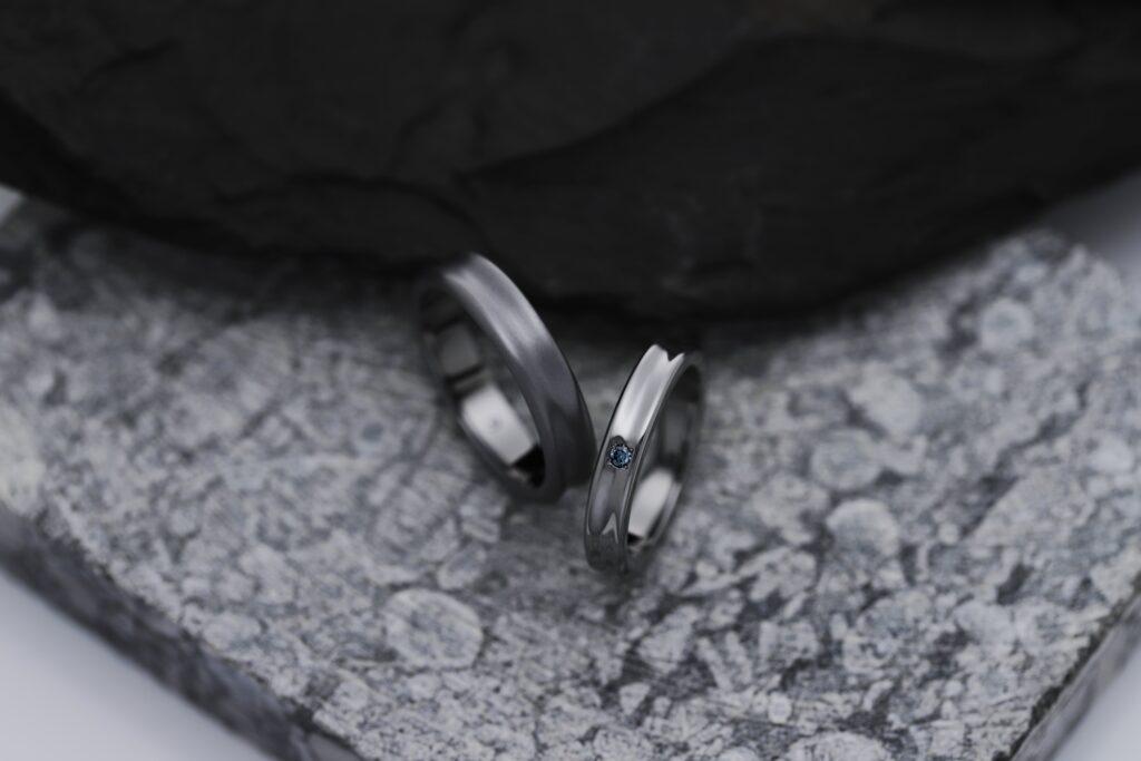 浜松『色が選べる結婚指輪』今、スタイリッシュな『黒い結婚指輪』が人気！？個性派ブラックの結婚指輪SORA